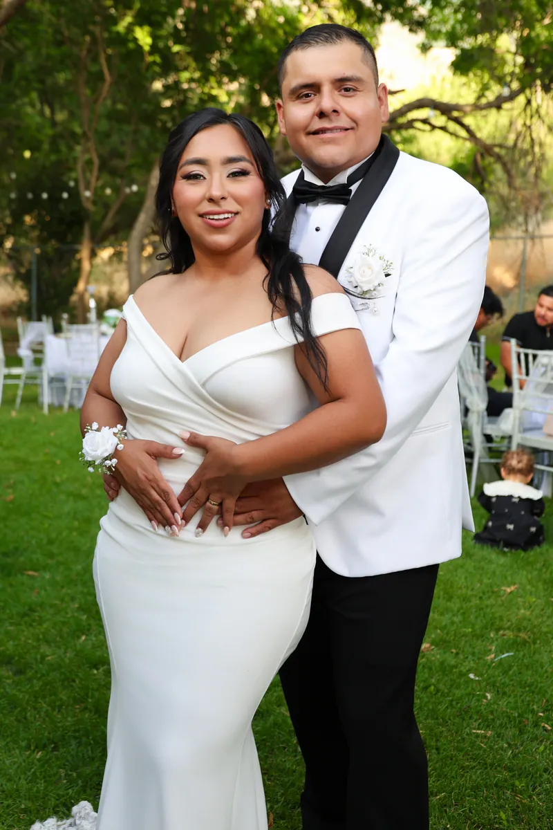 Fotografía original de pareja de recién casados en boda